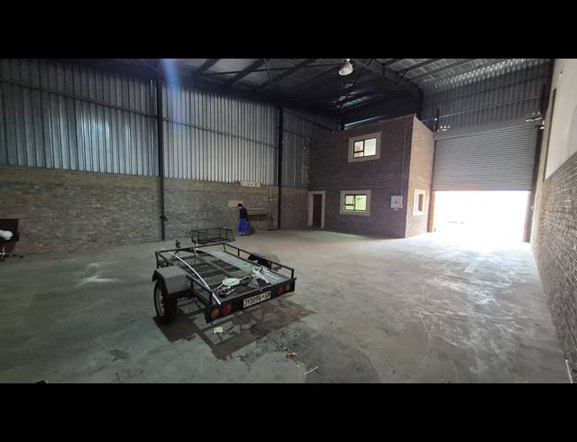 290M² WAREHOUSE FOR SALE IN APEX